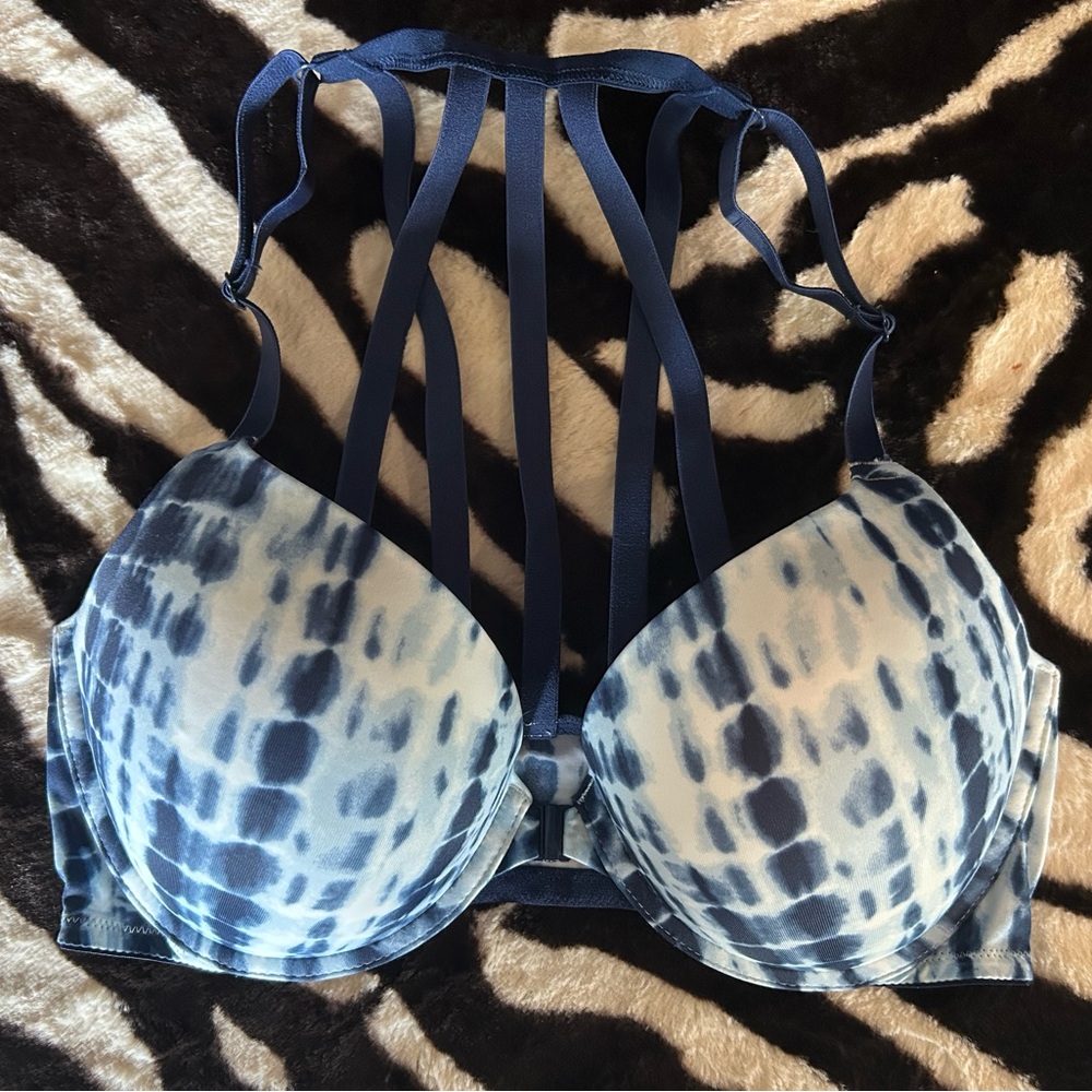 PINK Victoria's Secret front snap sporty Bra